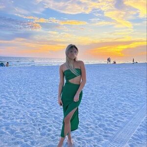 SHEIN Emerald Green One-Shoulder Jumpsuit